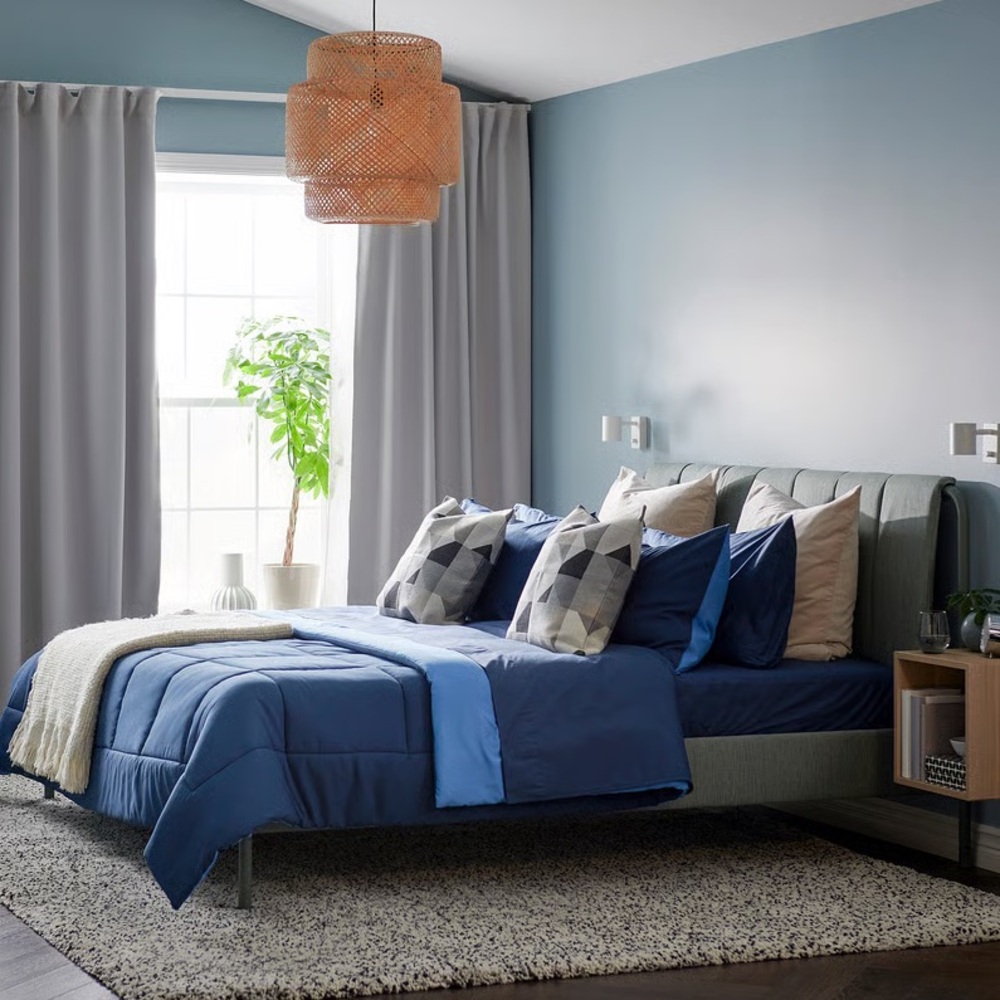 Elegant Blue Comforter Set
